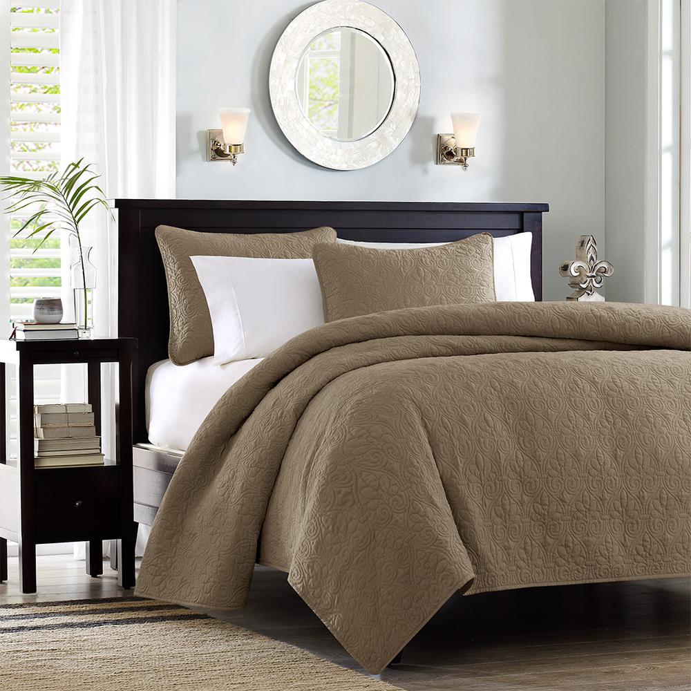 Quebec 3 Piece Reversible Quilt Set, Mocha color