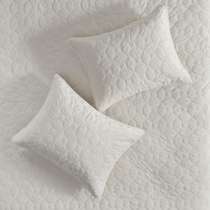 Harper 3 Piece Velvet Quilt Set, Ivory color