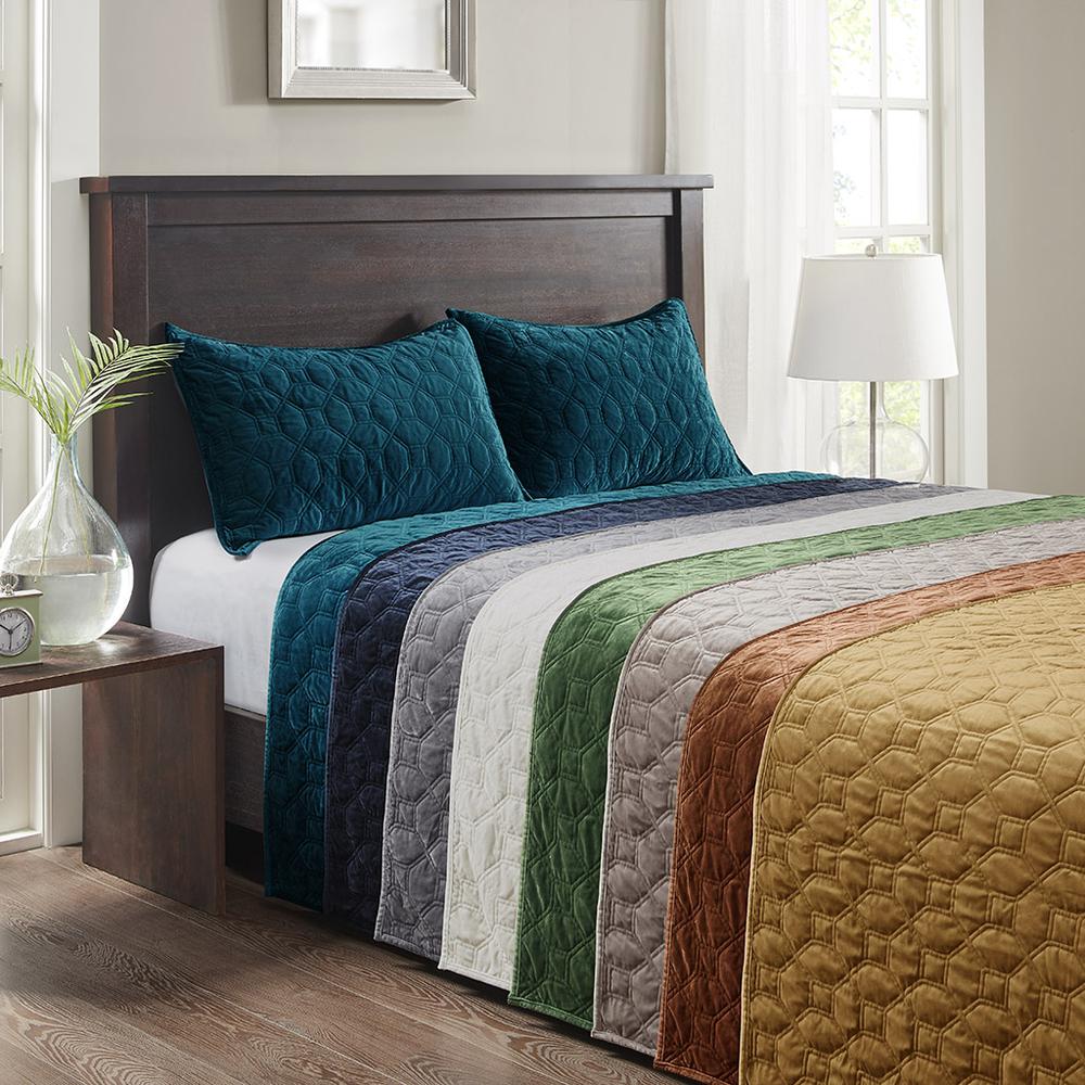 Harper 3 Piece Velvet Quilt Set, Rust color