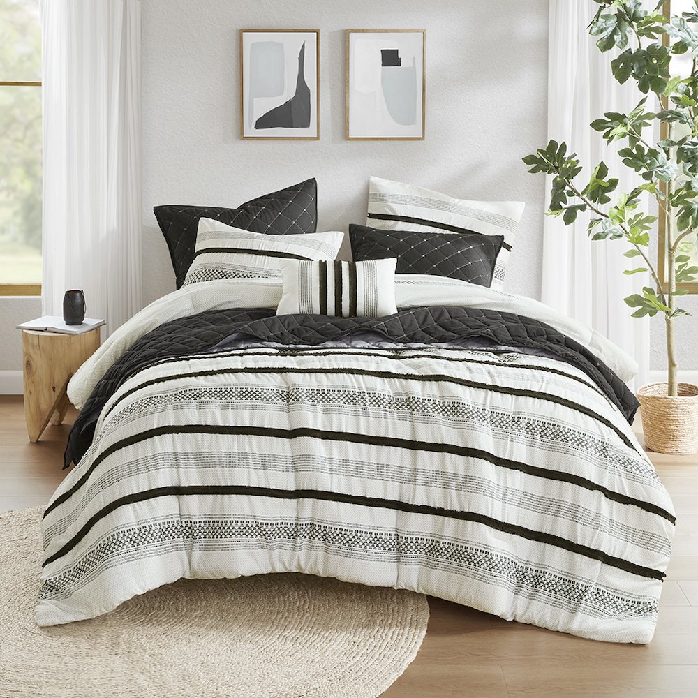 Carolina 7 Piece Stripe Comforter and Quilt Set, Black color