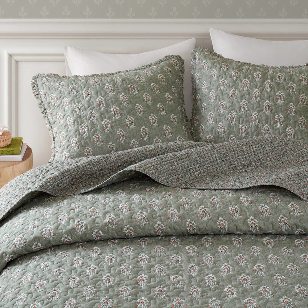 Linwood Ruffle Printed Quilt Set