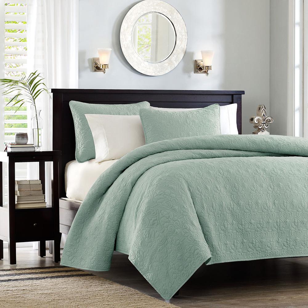 Quebec 3 Piece Reversible Quilt Set, Seafoam color