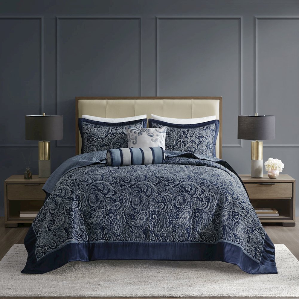 5 Piece Jacquard Bedspread Set with Throw Pillows