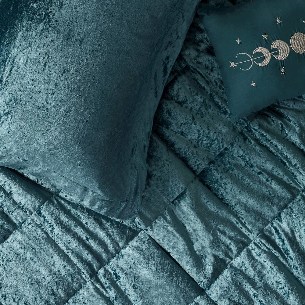 Velvet Comforter Set with Throw Pillow