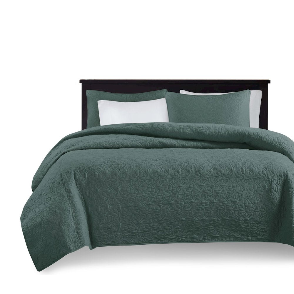 Quebec 3 Piece Reversible Quilt Set, Balsam Green color