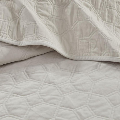 Harper 3 Piece Velvet Quilt Set, Ivory color