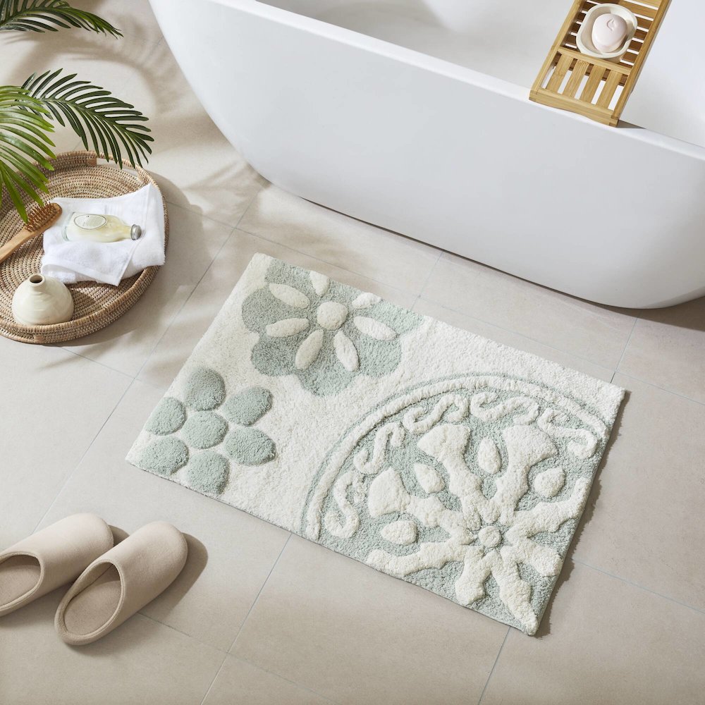 Casablanca Medallion Cotton Tufted Bath Rug