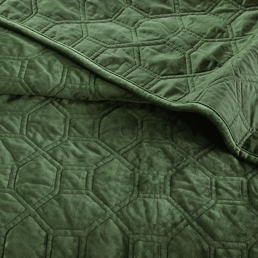 Harper 3 Piece Velvet Quilt Set, Green color
