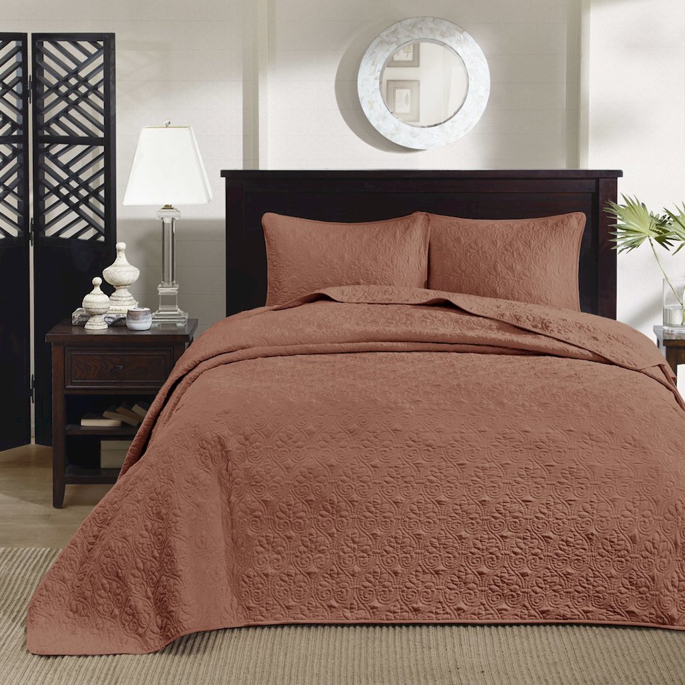 Quebec 3 Piece Reversible Bedspread Set, Clay Red color