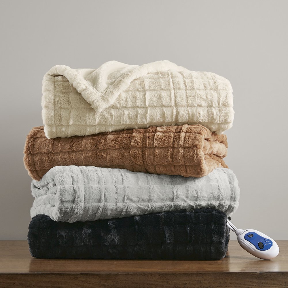 Zuri Oversized Faux Fur Heated Throw in Black Texture