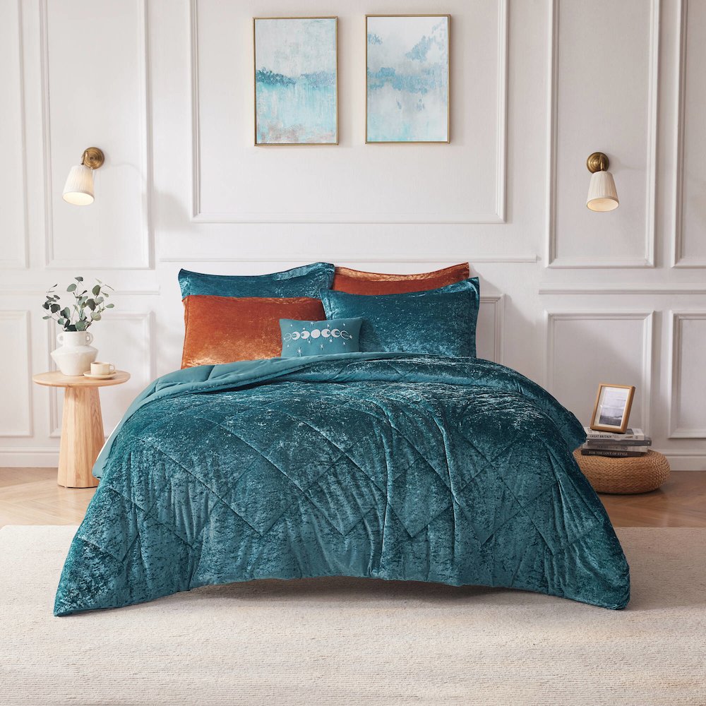 Velvet Comforter Set with Throw Pillow