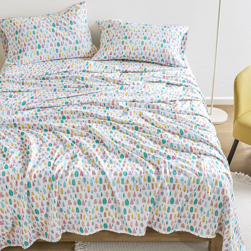 Cozy Soft Cotton Flannel Printed Sheet Set in White Holiday Trees