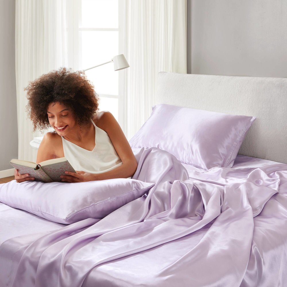 Satin Luxury Sheet Set in Lilac