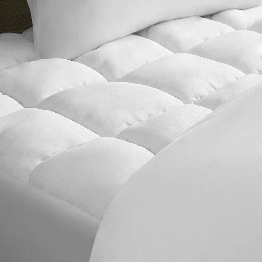 Dream Puff Overfilled Down Alternative Mattress Pad in White Color