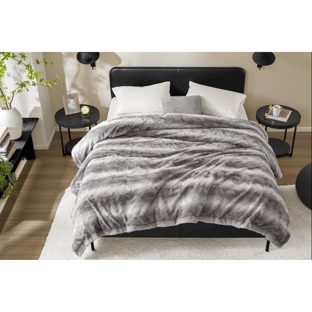 Zuri Faux Fur Blanket, Snow Leopard color