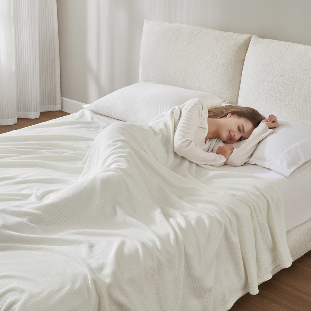 Microfleece Blanket in Ivory Color