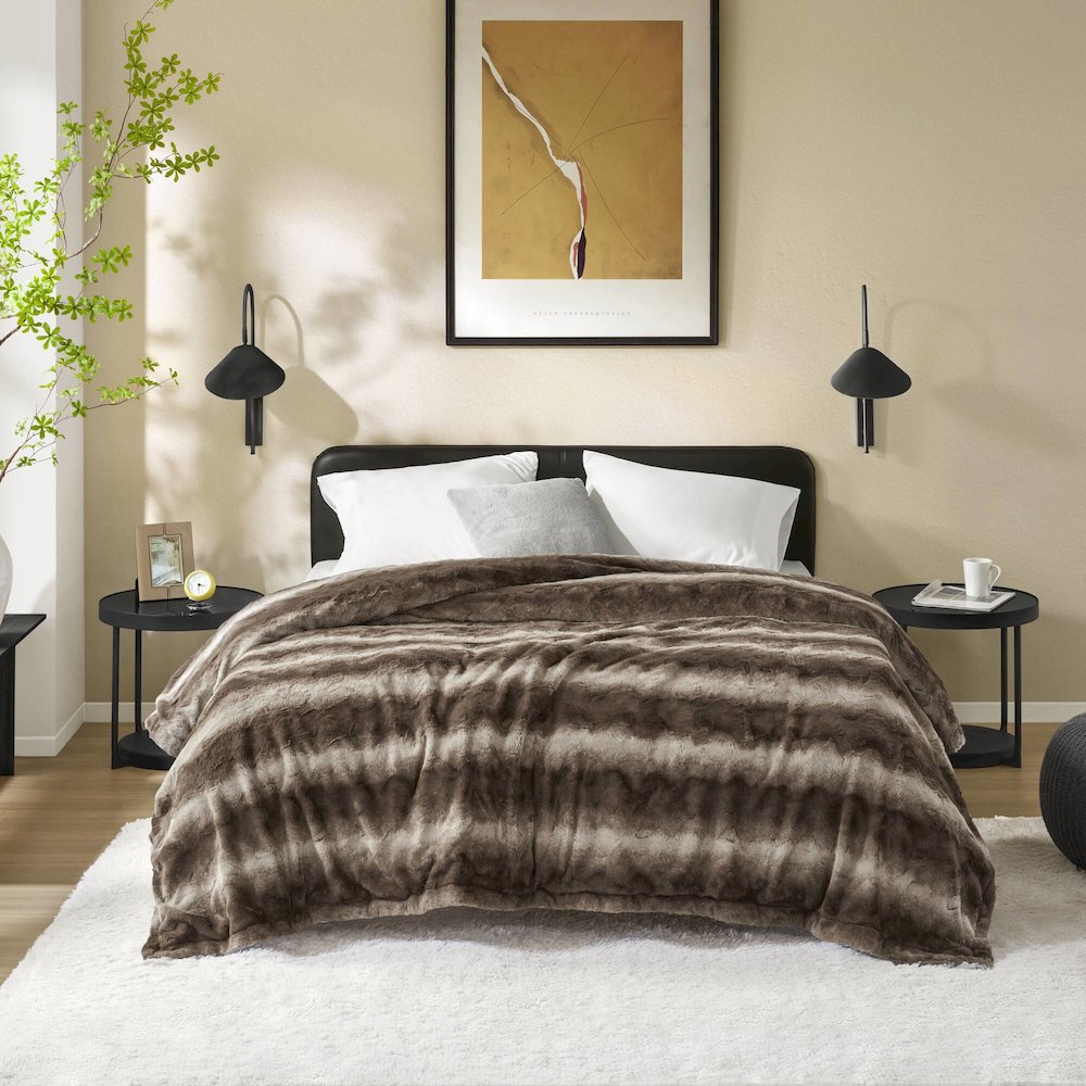 Zuri Faux Fur Blanket, Brown color