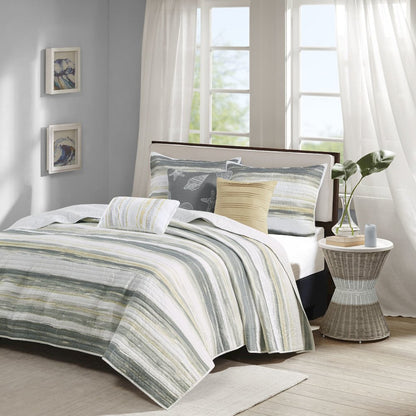 6 Piece Printed Quilt Set with Throw Pillows