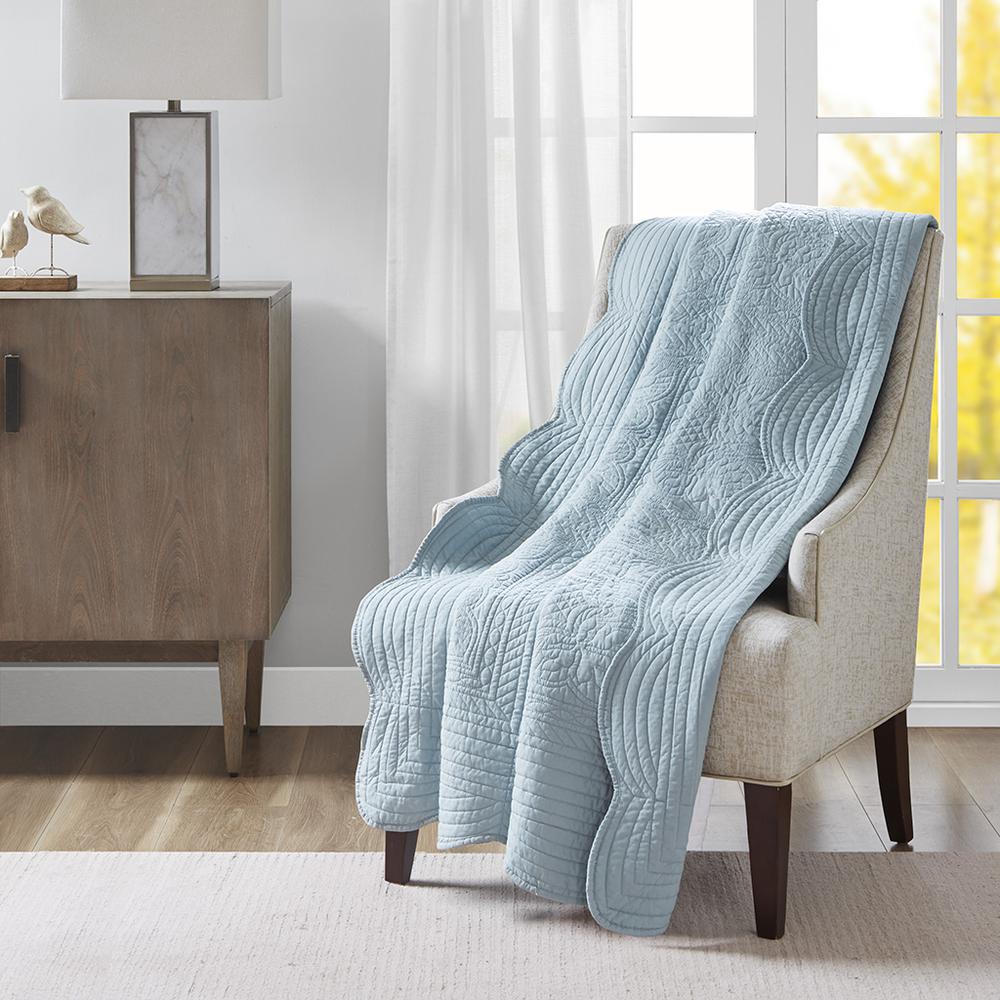 Oversized Quilted Throw with Scalloped Edges
