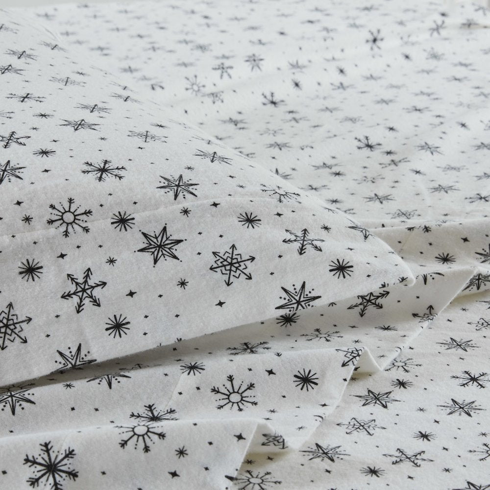 Oversized Cotton Flannel 4 Piece Sheet Set in Black Snowflakes