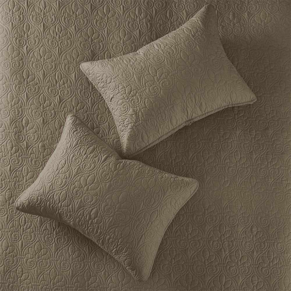 Quebec 3 Piece Reversible Quilt Set, Mocha color