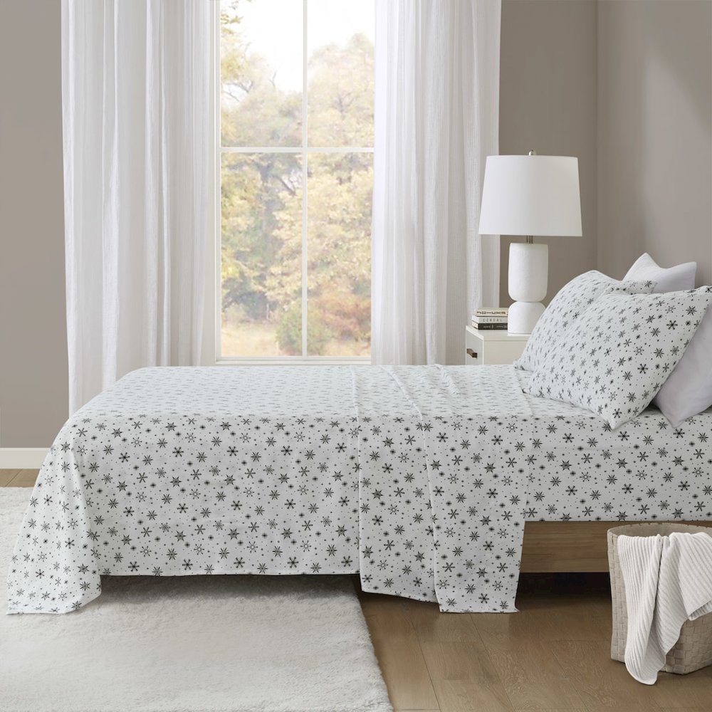 Oversized Cotton Flannel 4 Piece Sheet Set in Black Snowflakes