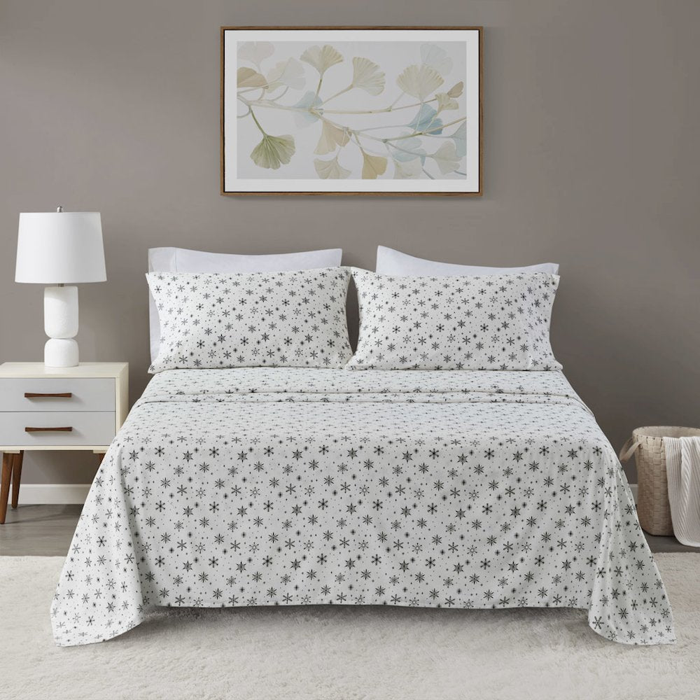 Oversized Cotton Flannel 4 Piece Sheet Set in Black Snowflakes
