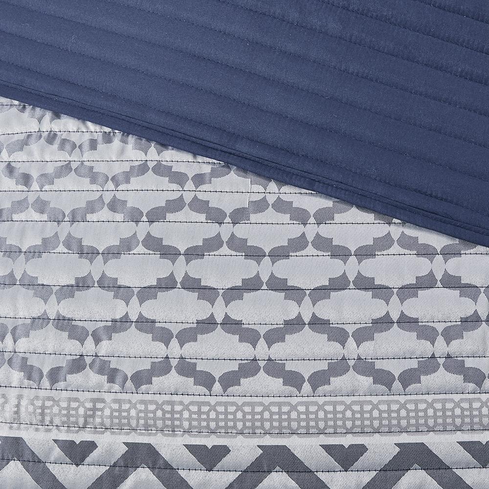 4 Piece Jacquard Quilt Set with Throw Pillow