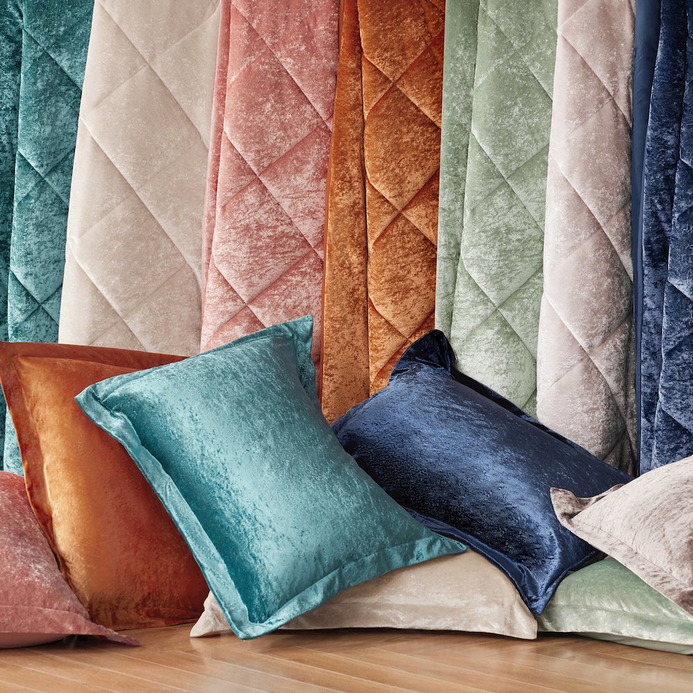 Velvet Comforter Set with Throw Pillow