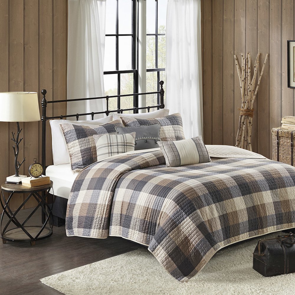 6 Piece Printed Herringbone Quilt Set with Throw Pillows