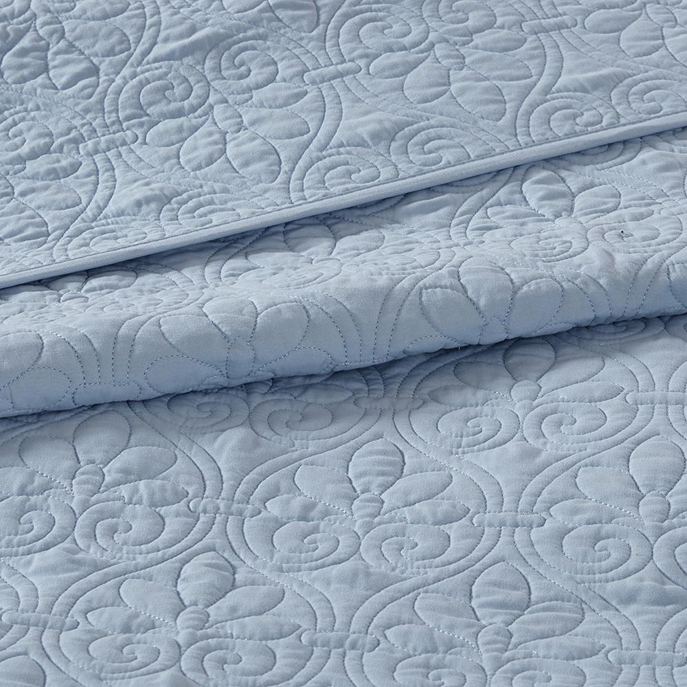 Quebec 3 Piece Reversible Quilt Set, Blue color