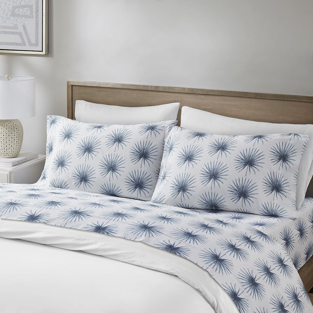 200 Thread Count Printed Cotton Sheet Set in Blue Palmetto Color