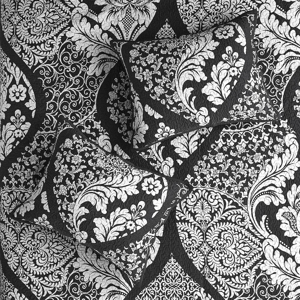 6 Piece Printed Cotton Quilt Set with Throw Pillows
