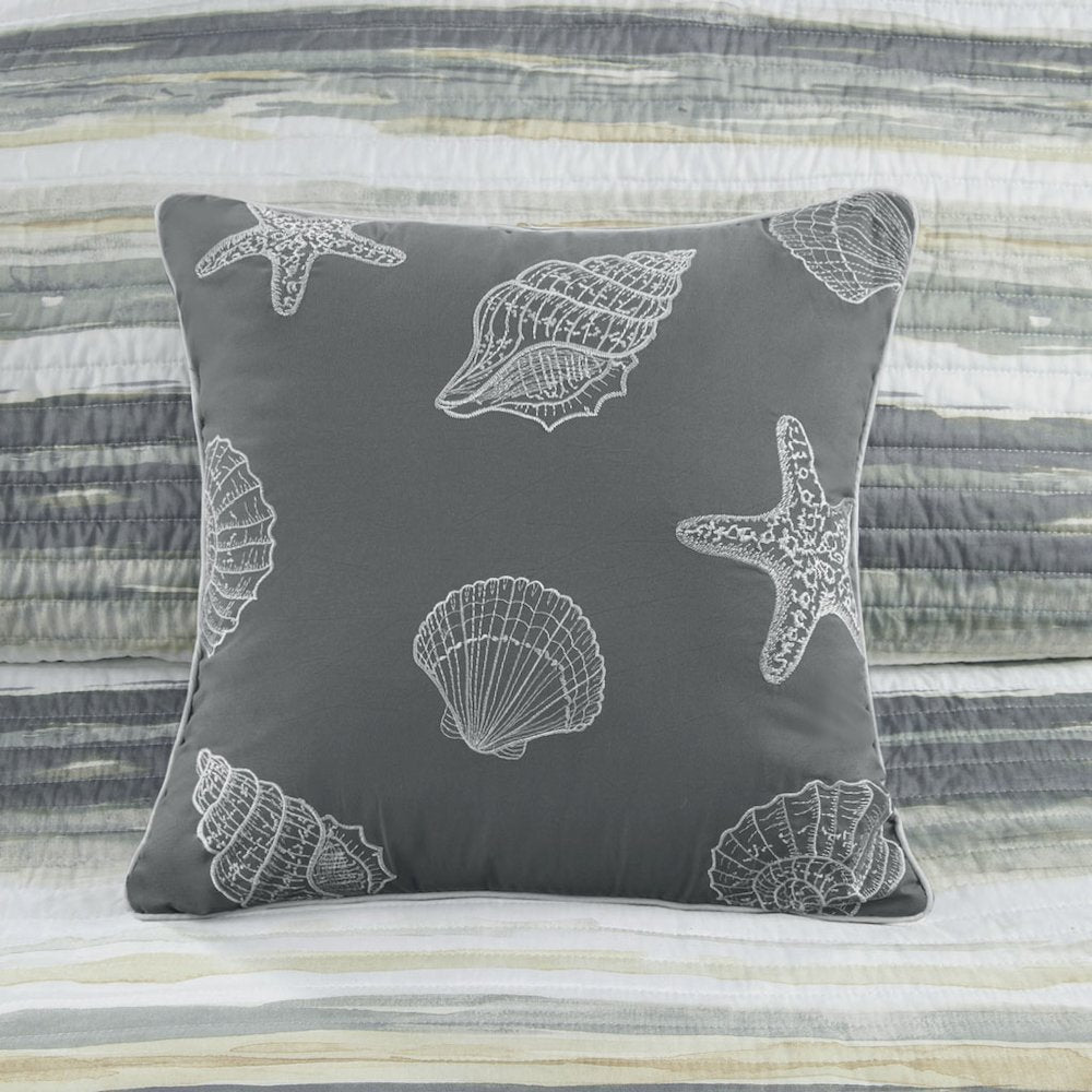 6 Piece Printed Quilt Set with Throw Pillows