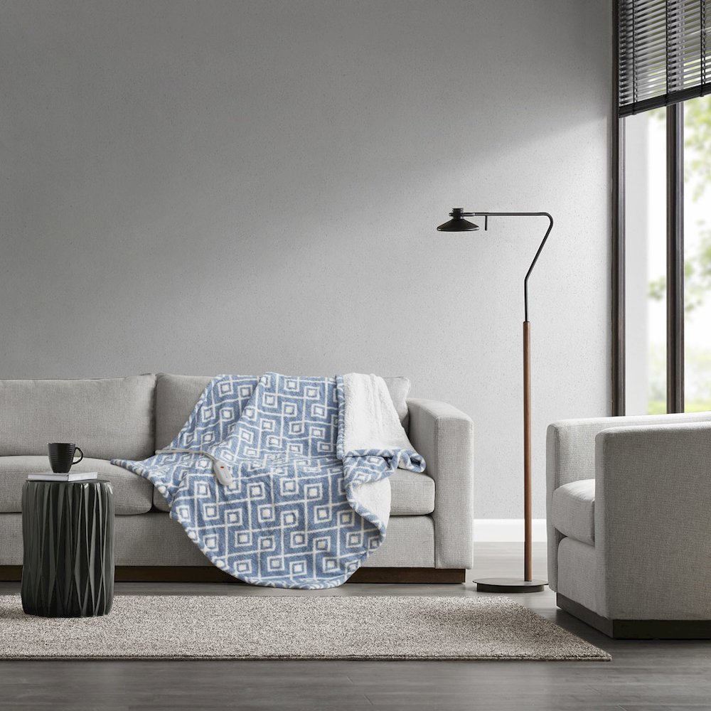 Amira Dream Soft Heated Throw in Blue Geo