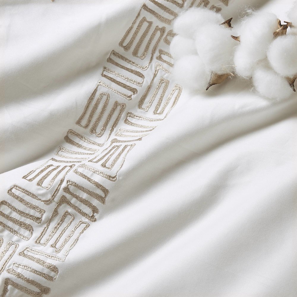 4 Piece Cotton Sateen With Embroidery Oversized Comforter Set