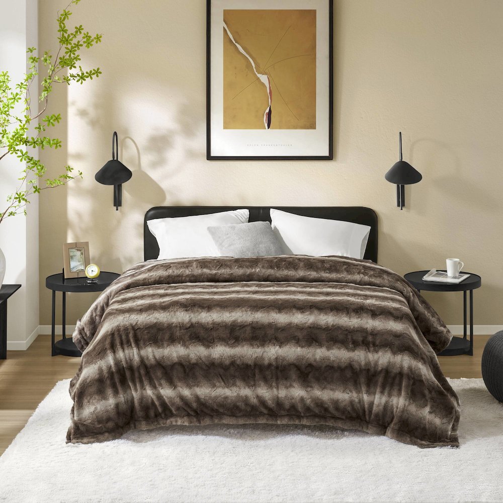 Zuri Faux Fur Blanket, Brown color