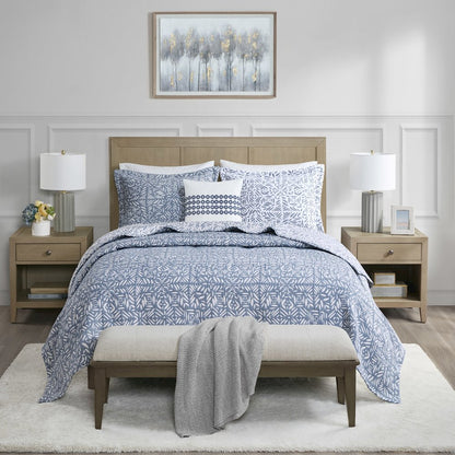 4 Piece Oversized Reversible Matelasse Quilt Set with Throw Pillow
