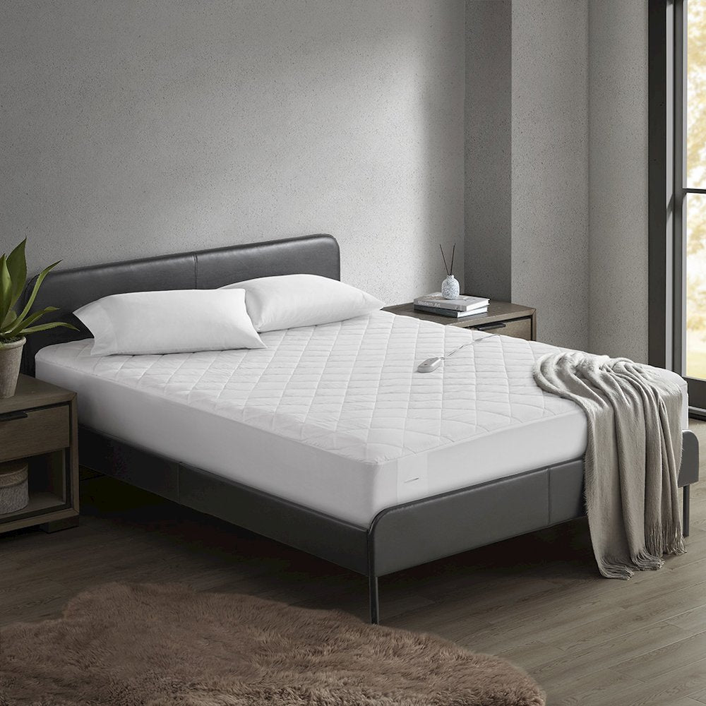 Embossed Microfiber Heated Mattress Pad in White