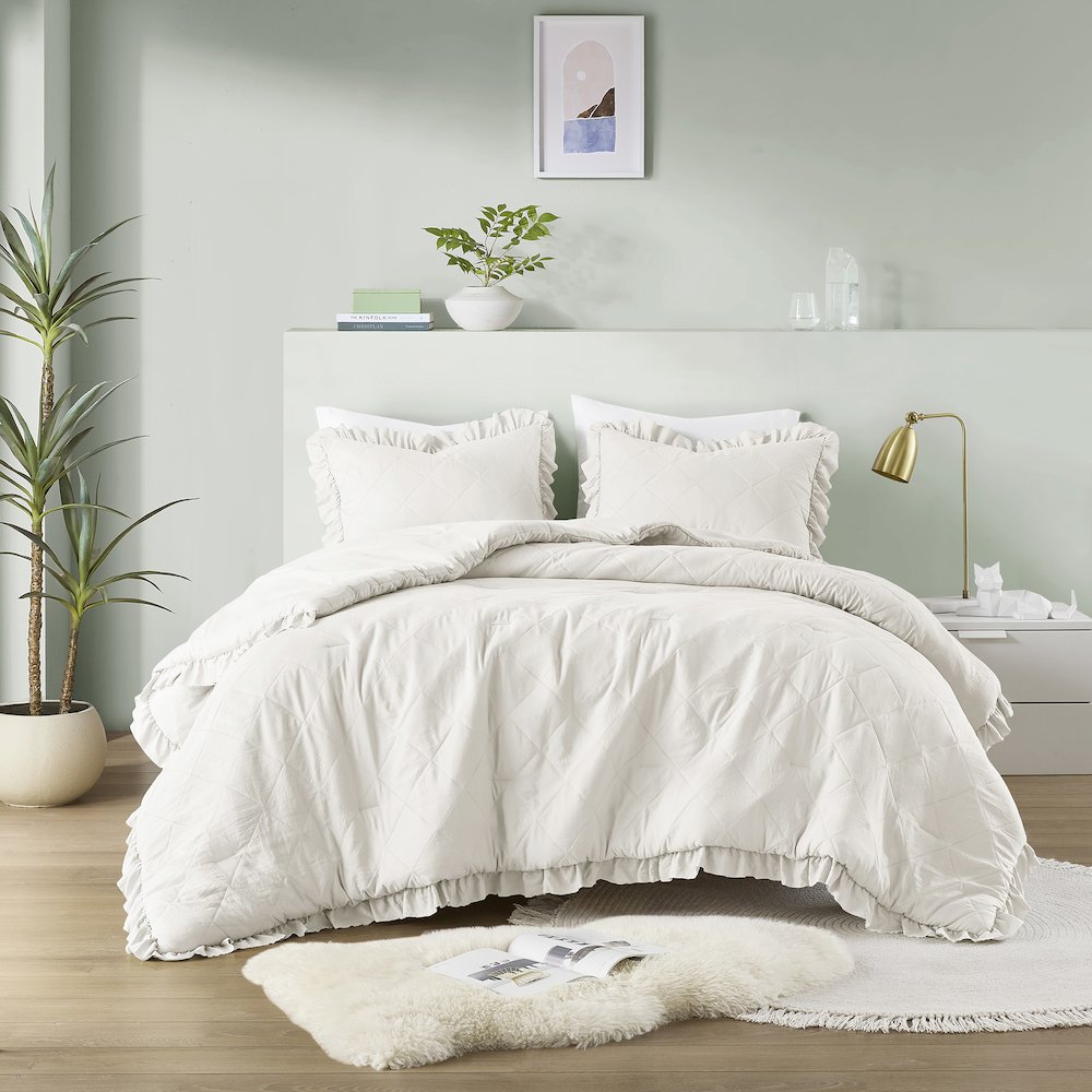 Diamond Quilted Ruffle Edge Comforter Set