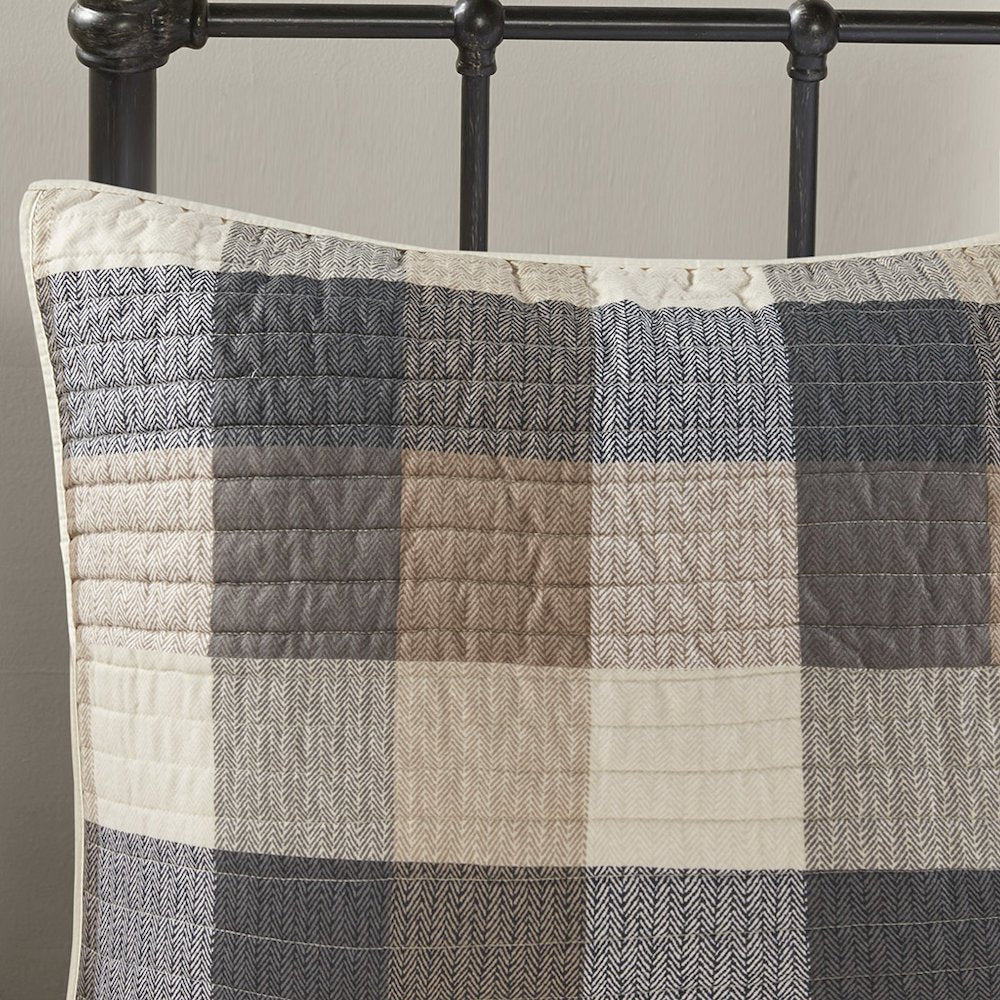 6 Piece Printed Herringbone Quilt Set with Throw Pillows