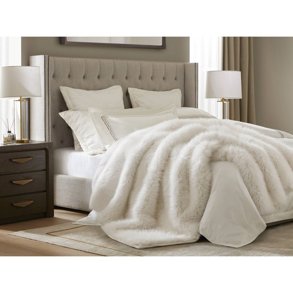 Botswana Animal Print Faux Fur Throw Blanket, Polar Bear color