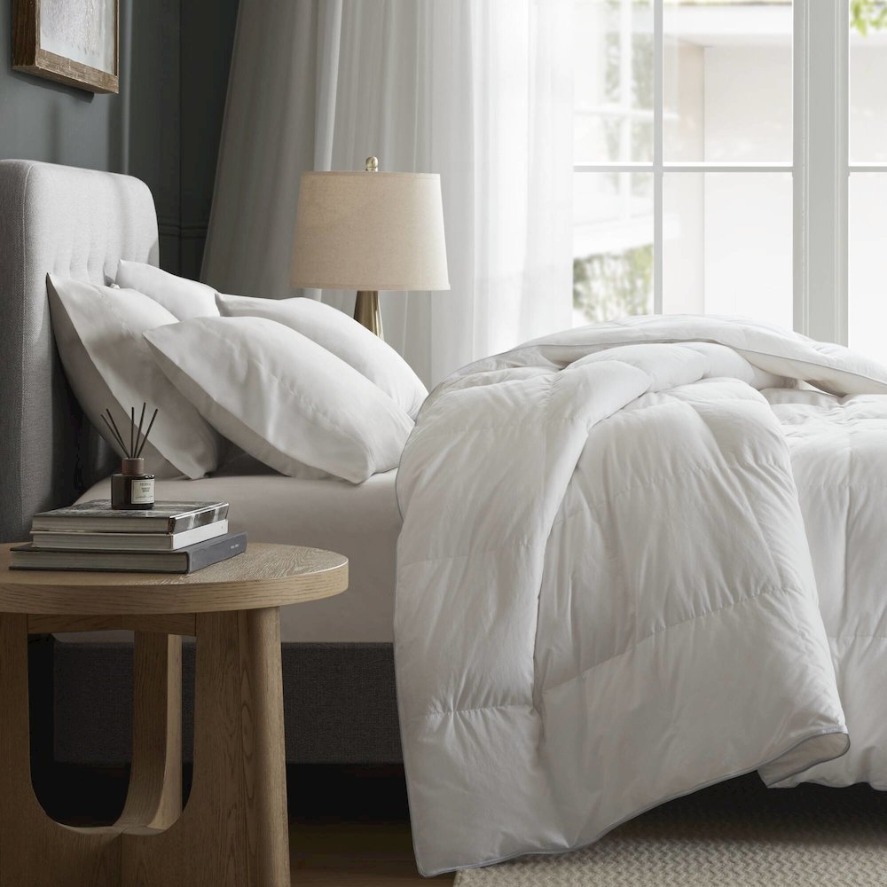 100% Cotton Shell Comforter, White color