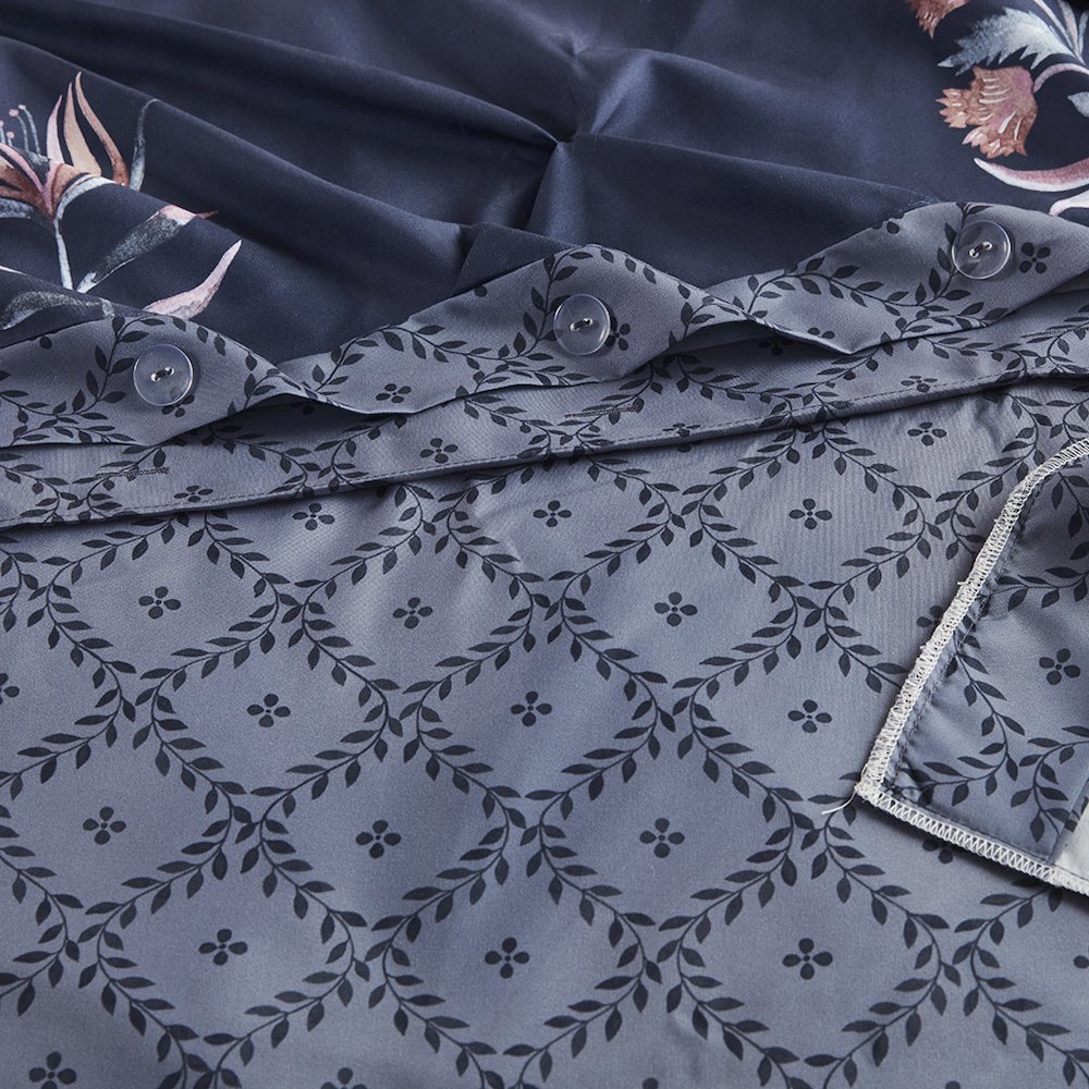 Marfa 3 Piece Pintuck Duvet Cover Set in Navy Color