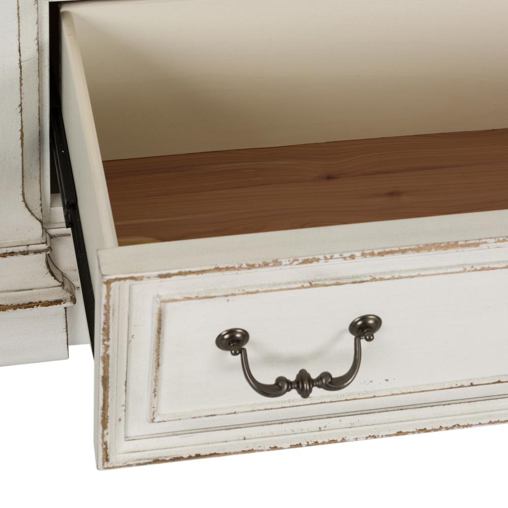 Abbey Park Dresser & Mirror in Antique White