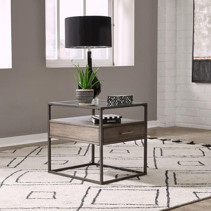 Jamestown End Table in Tobacco