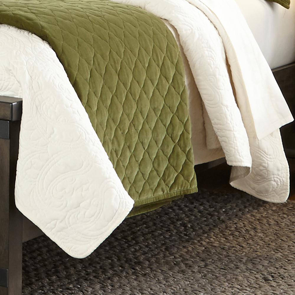 Thornwood Hills Full Panel Bed in Rock Beaten Brown w/ Saw Cuts