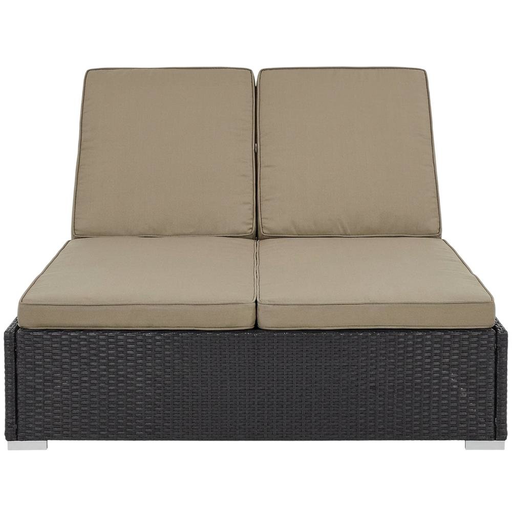 Wooden Outdoor Lounge Chair With Comfortable Design