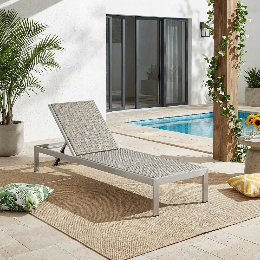 Aluminum Rattan Outdoor Lounge Chair With Adjustable Backrest