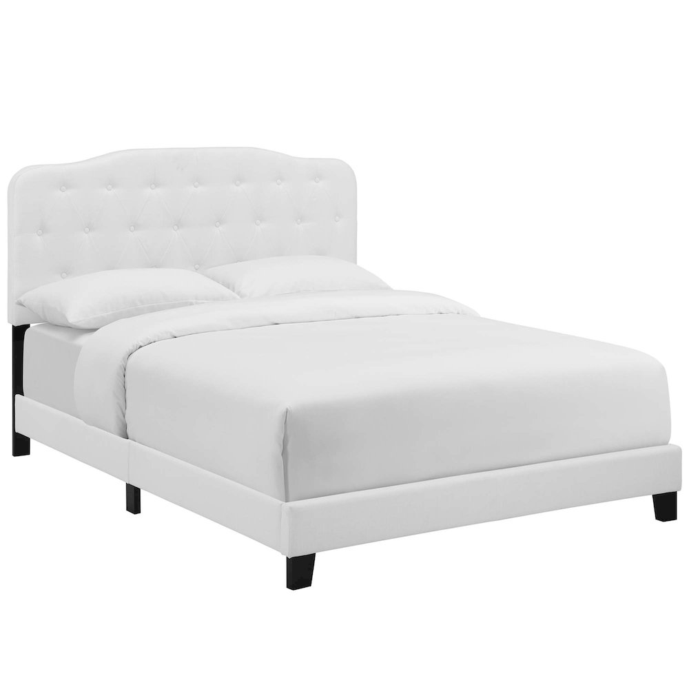 Amelia Upholstered Fabric Queen Bed